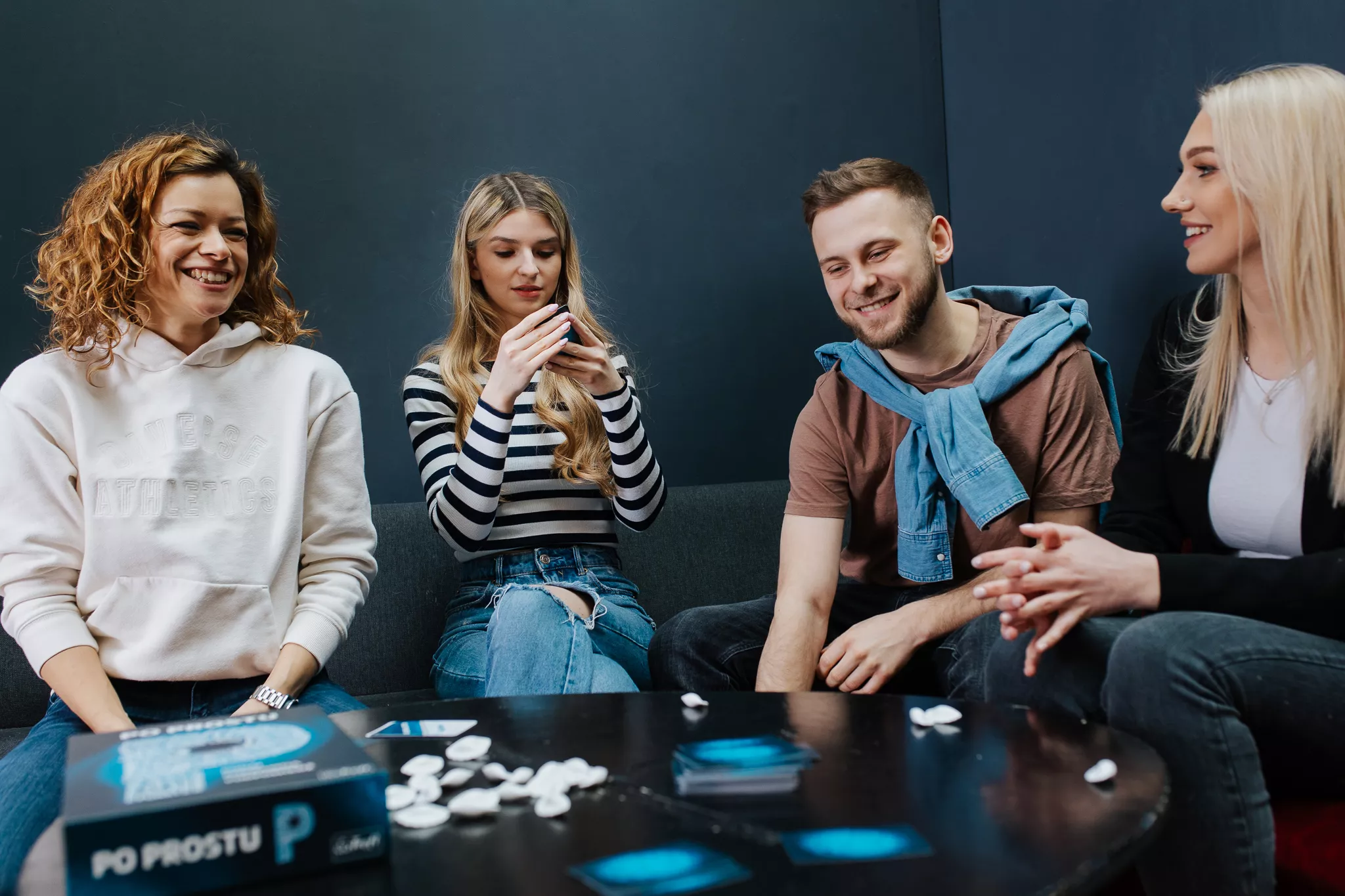 Imprezowa gra słowna to dobry wybór na domówkę